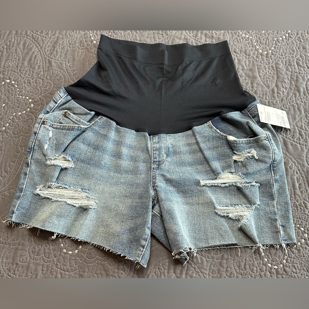 Sonoma Maternity Light Wash Distressed Jean Shorts NWT Size 14 Maternity